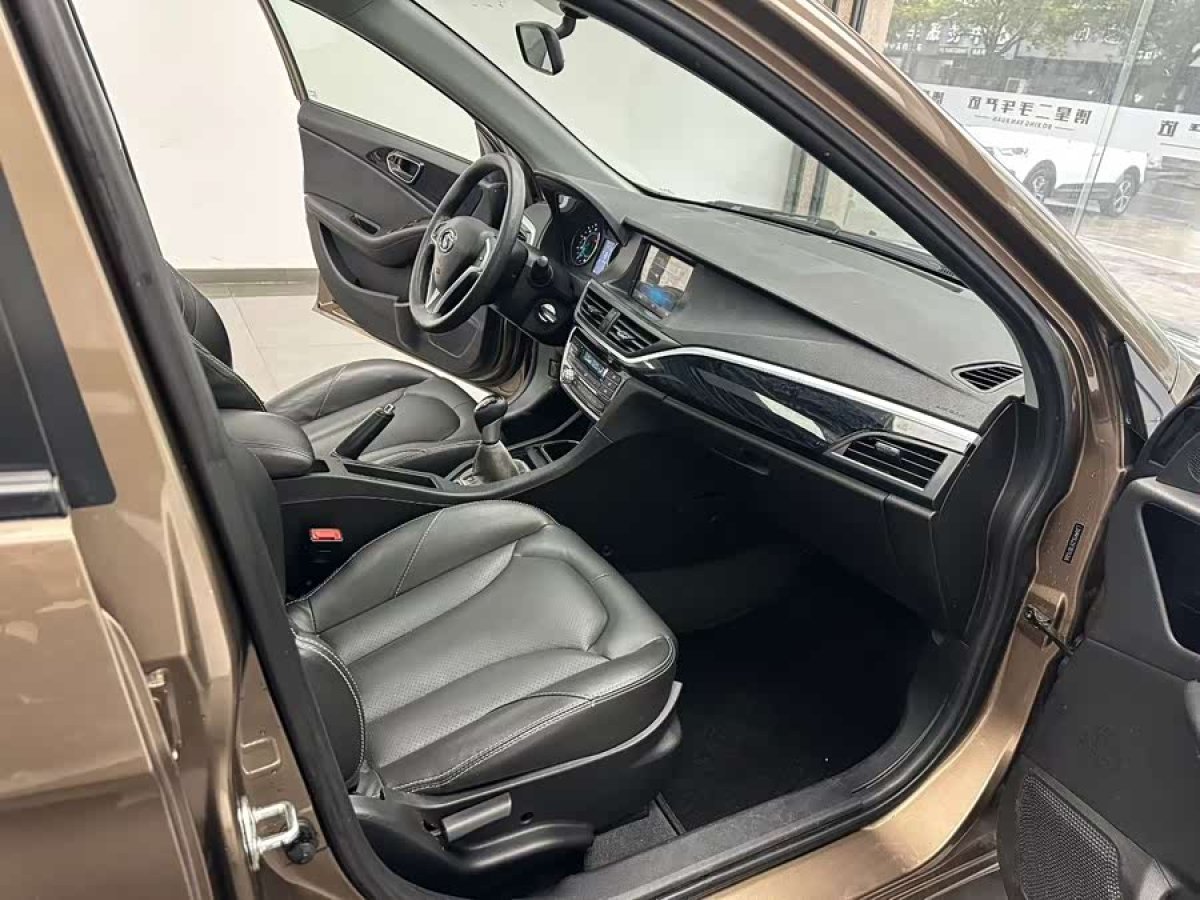 Soueast V5 Lingzhi 2015 #4 Soueast V5 Lingzhi 2015 image de voiture #4