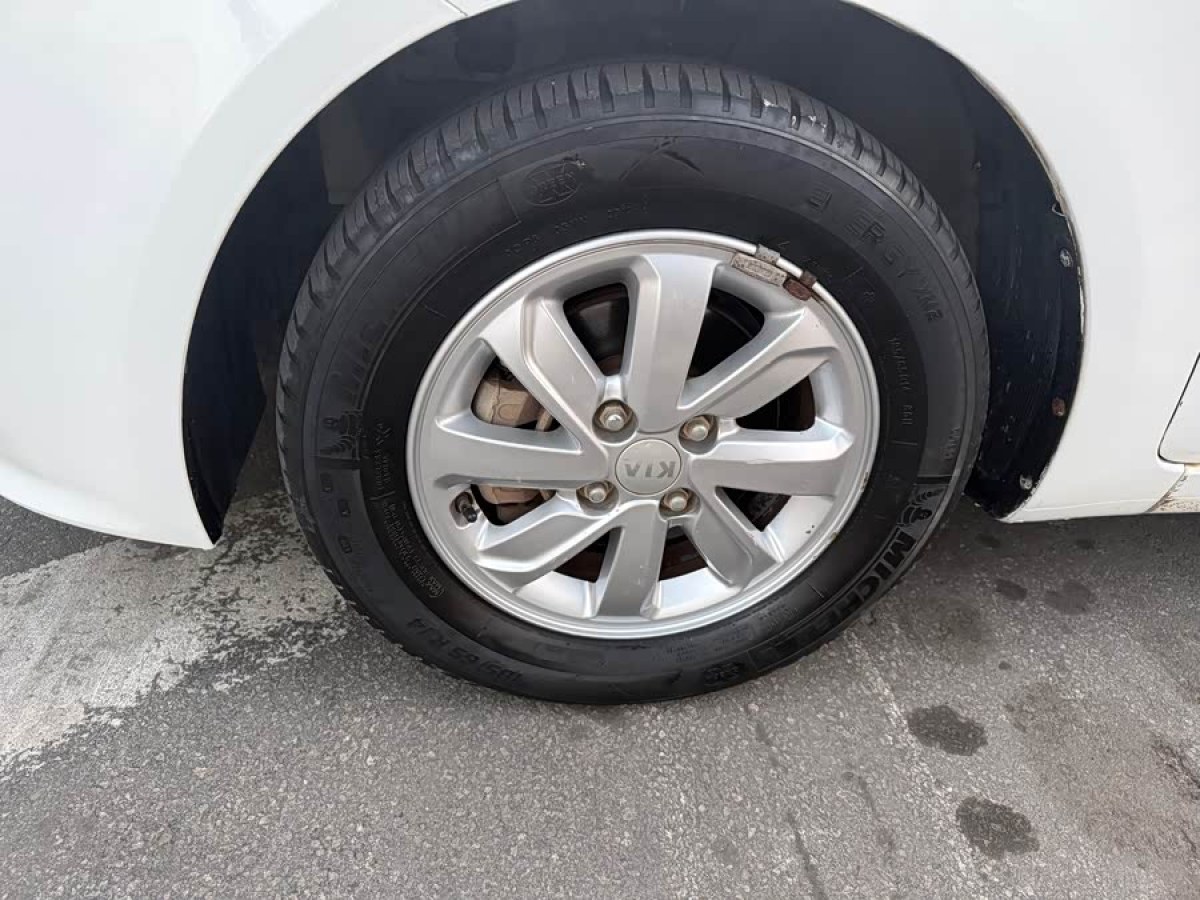 起亚 起亚K2 2015 汽车图片 #4