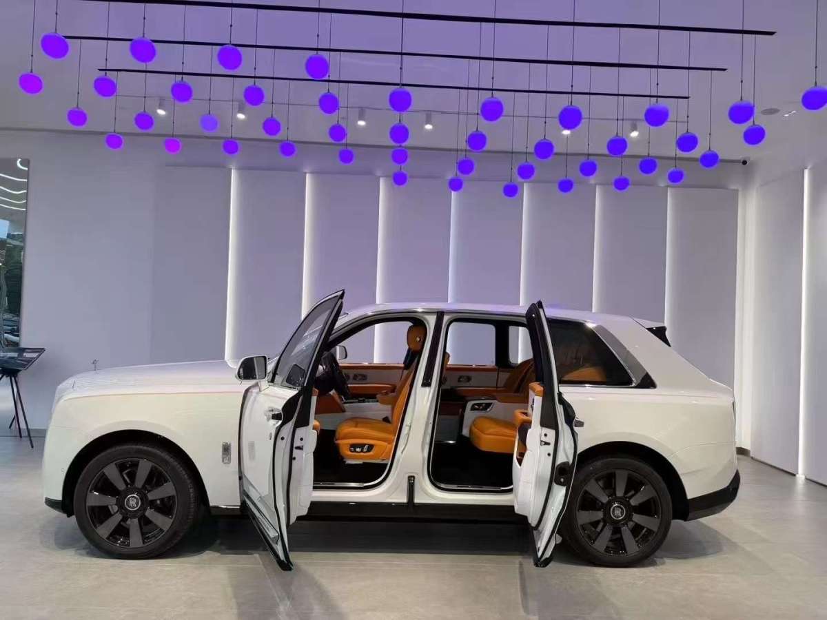 Rolls-Royce Cullinan #4 Rolls-Royce Cullinan car image #4