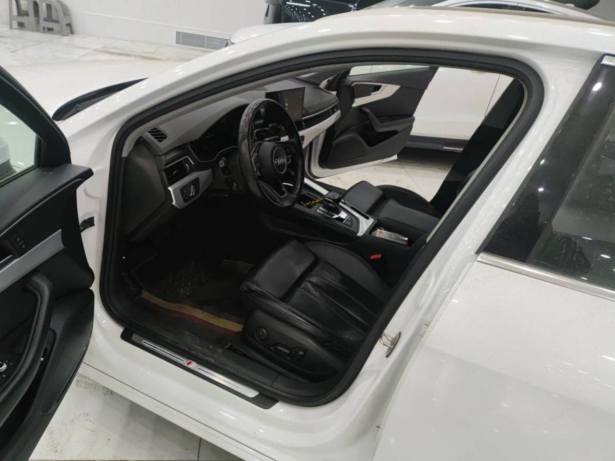 Audi A4L 2021 car image #4