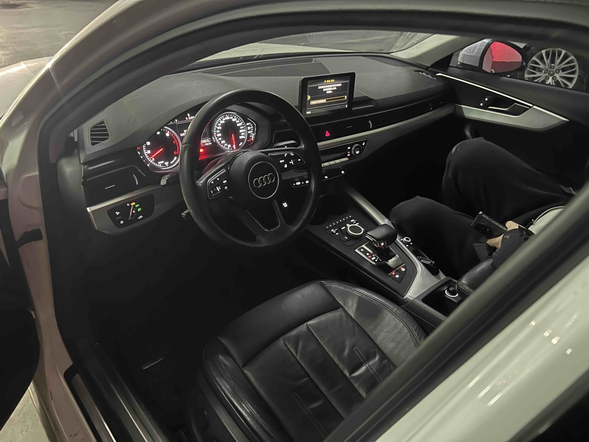 Audi A4L 2017 car image #4