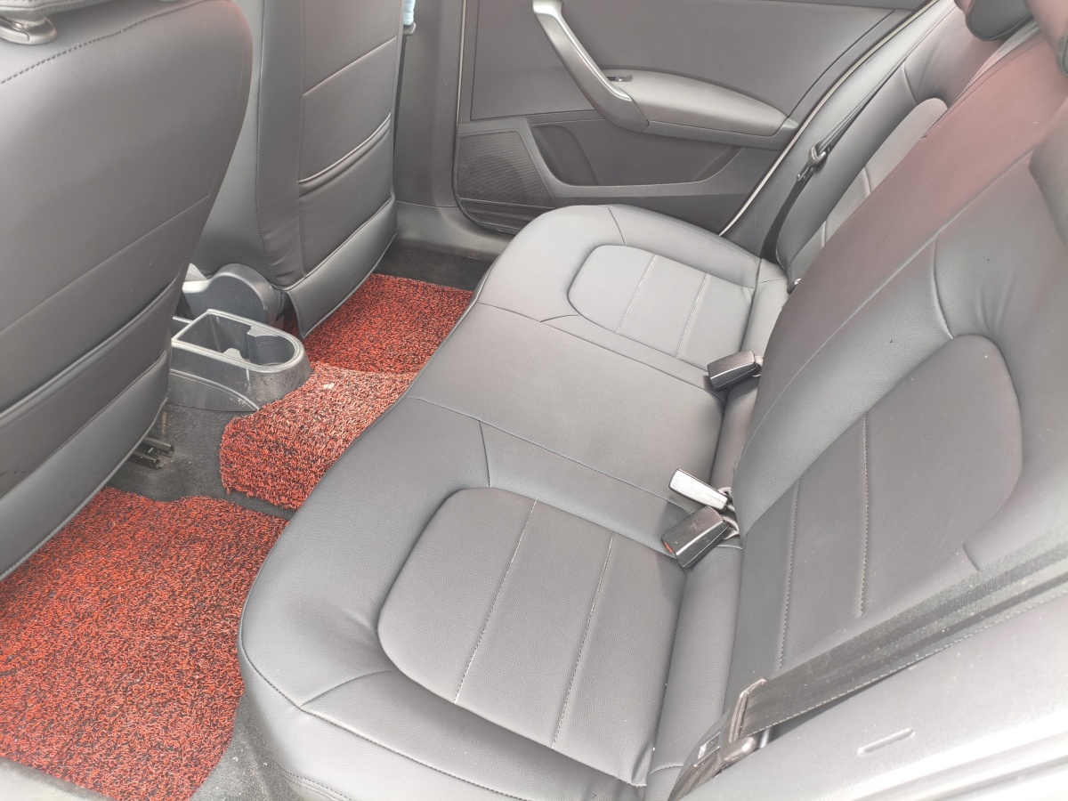 Skoda Rapid Spaceback 2016 изображение автомобиля #4