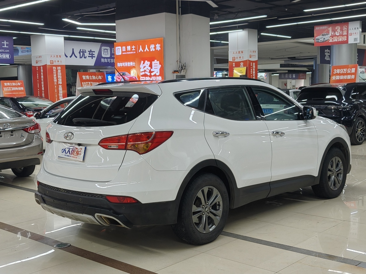 Hyundai Santa Fe 2013 car image #4