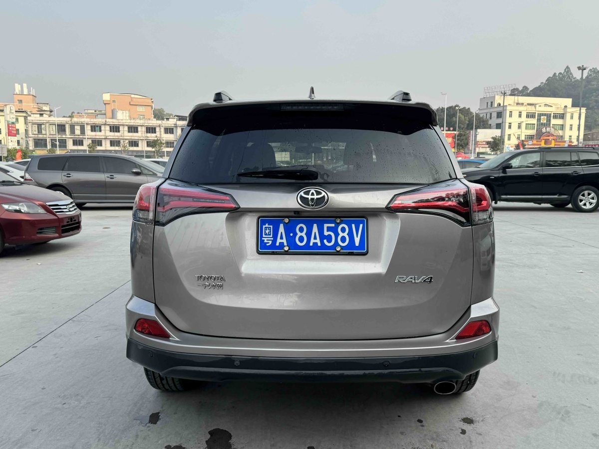 Toyota RAV4 2019 #4 Toyota RAV4 2019 car image #4