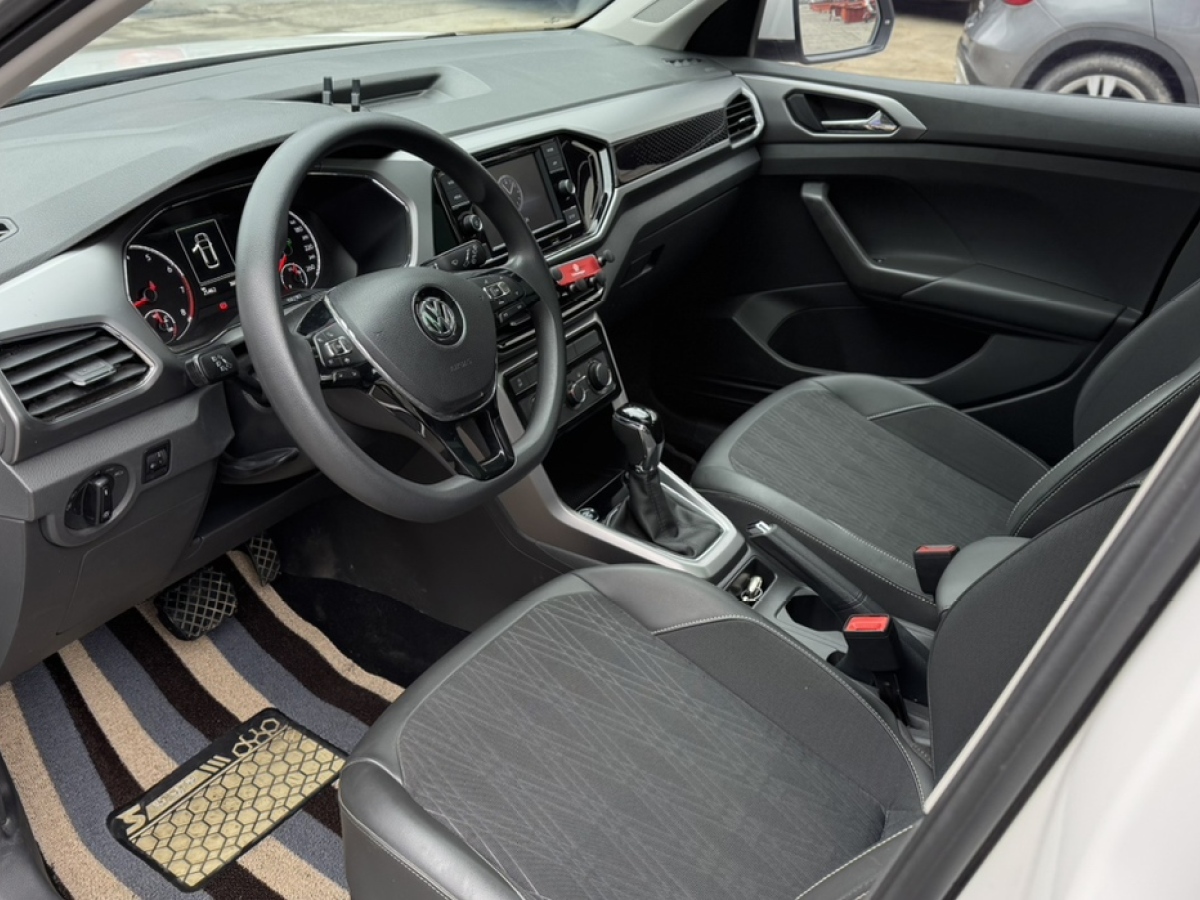 Volkswagen T-Cross 2021 car image #4