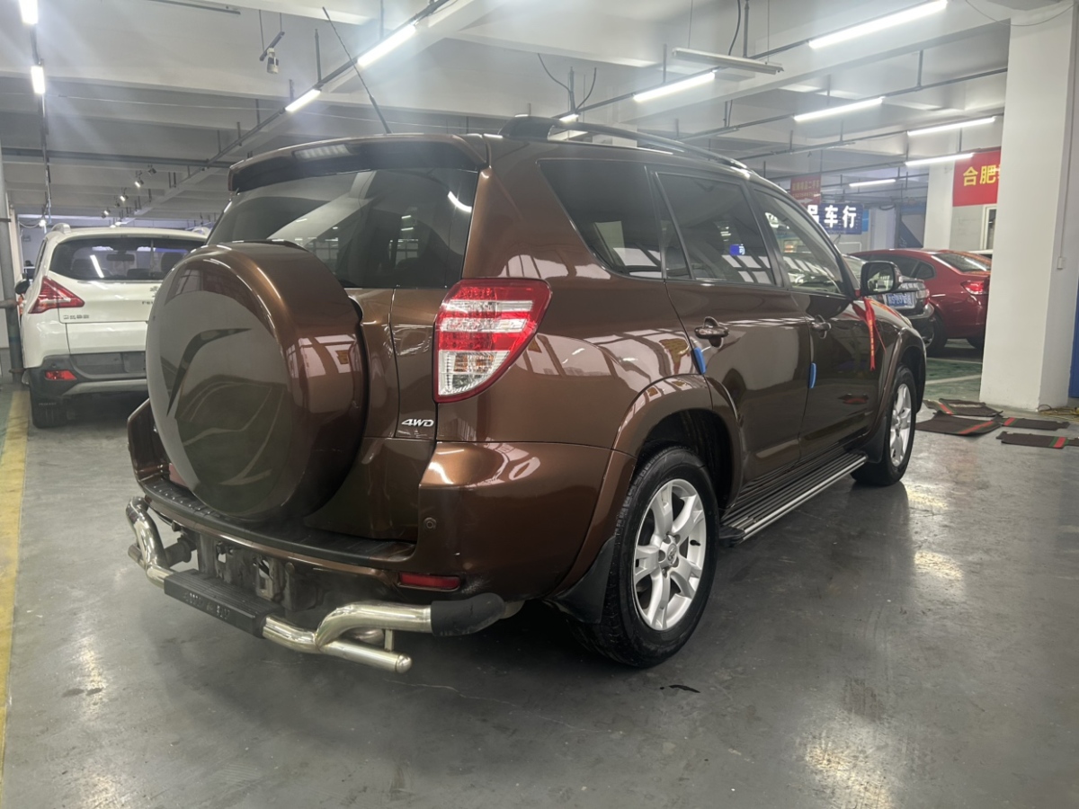 Toyota RAV4 2013 car image #4
