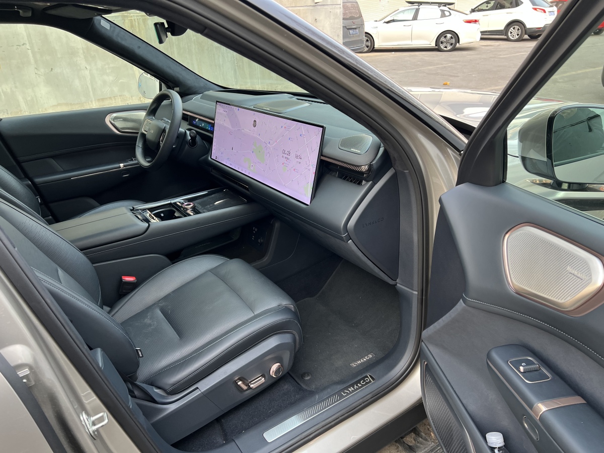 Lynk & Co 900 2025 car image #4
