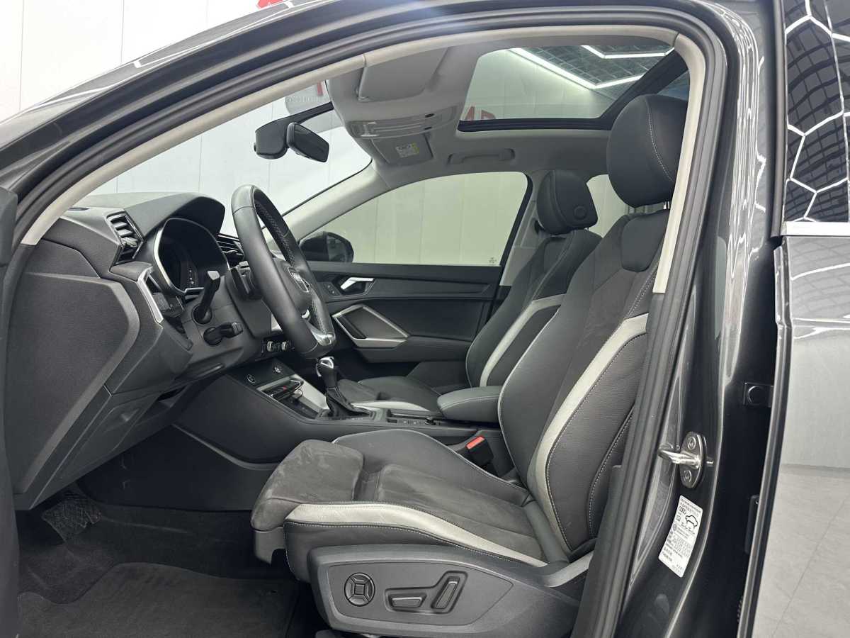 Audi Q3 2023 صورة سيارة #4