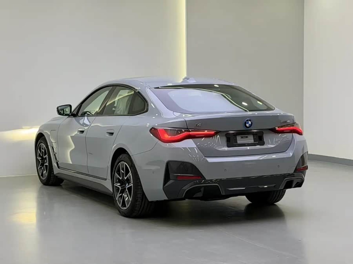 BMW i4 2025 car image #4