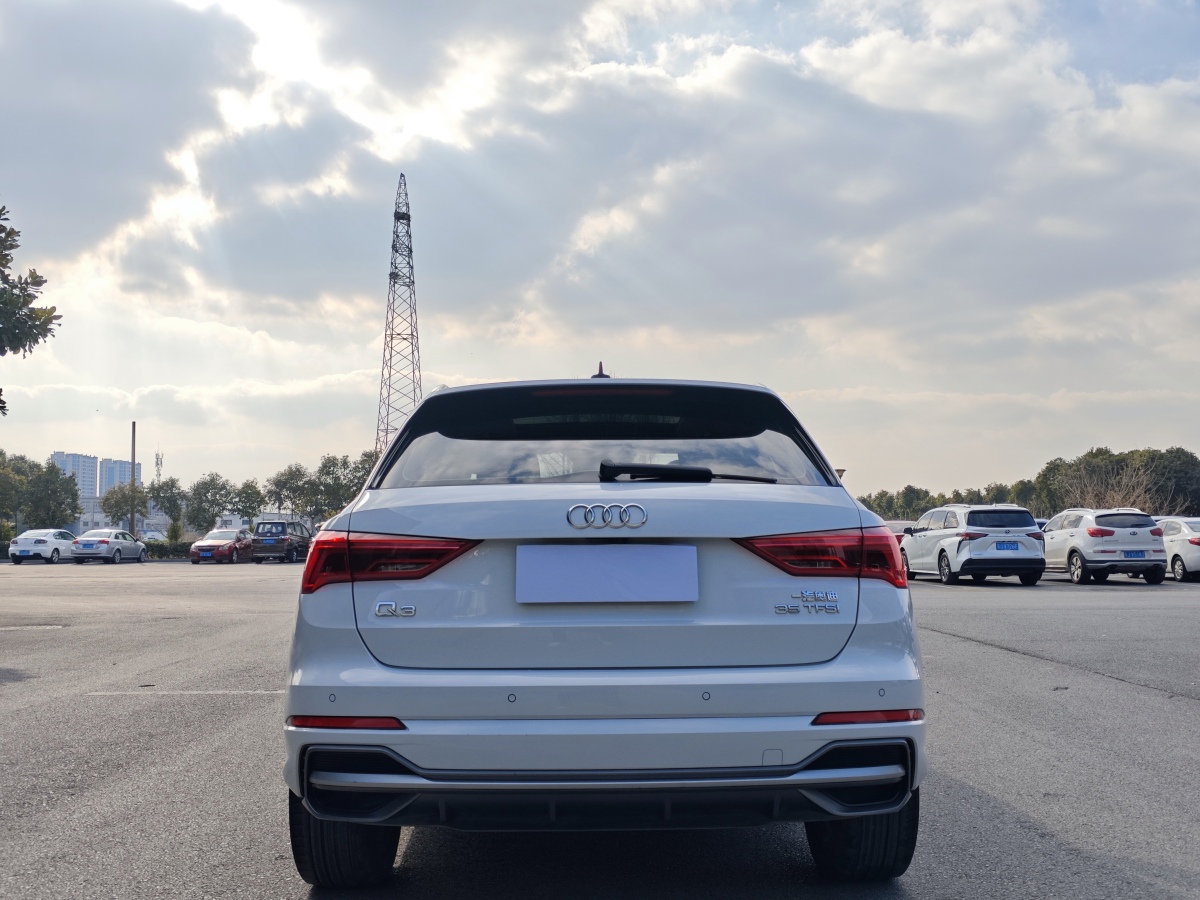 Audi 2019 car image #4