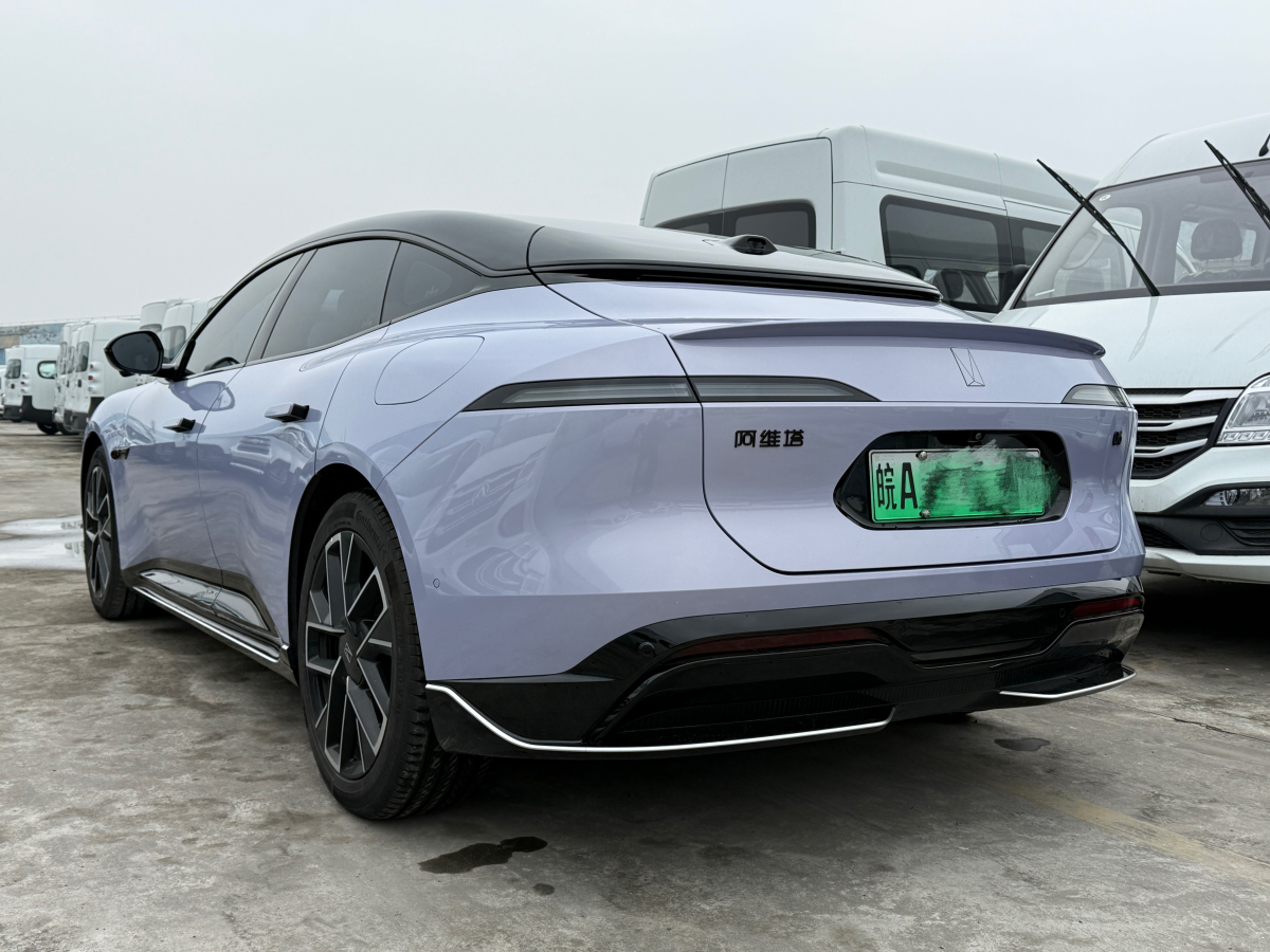 Avatr 06 2025 car image #4