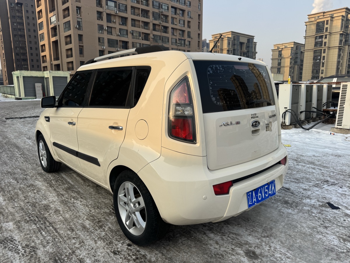 起亚 秀尔 2010 汽车图片 #4