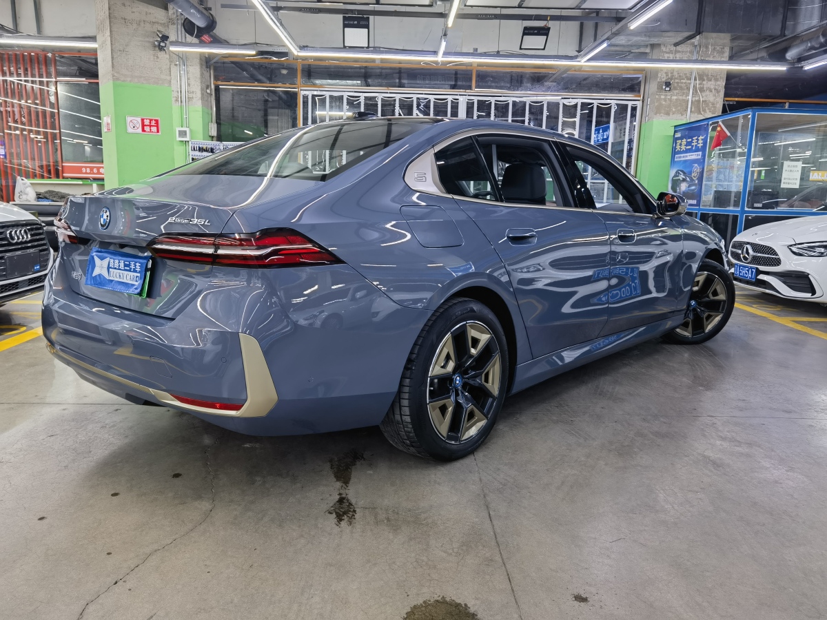 BMW i5 2024 immagine di auto #4