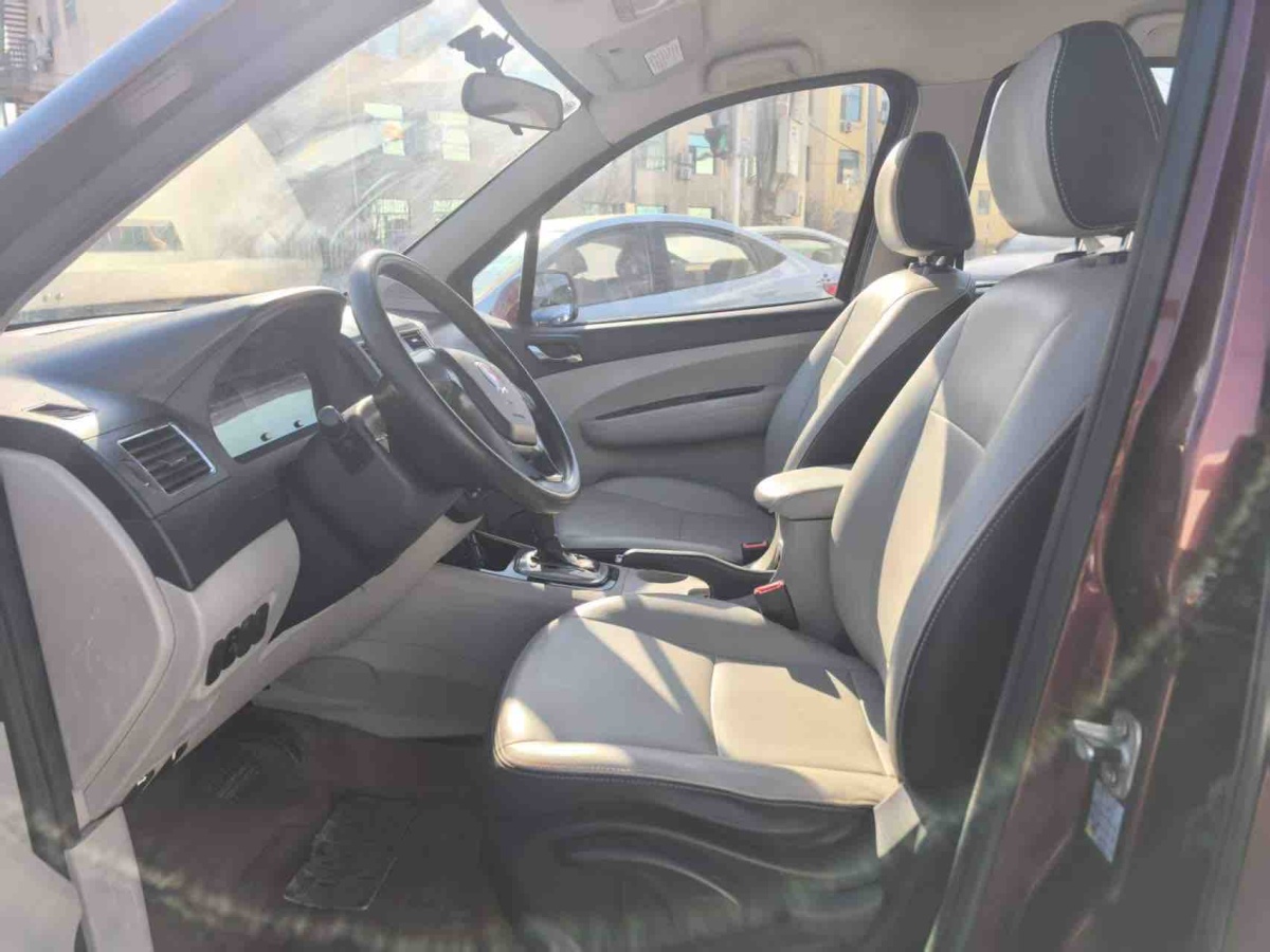 Forthing JOYEAR XV 2015 #4 Forthing JOYEAR XV 2015 car image #4