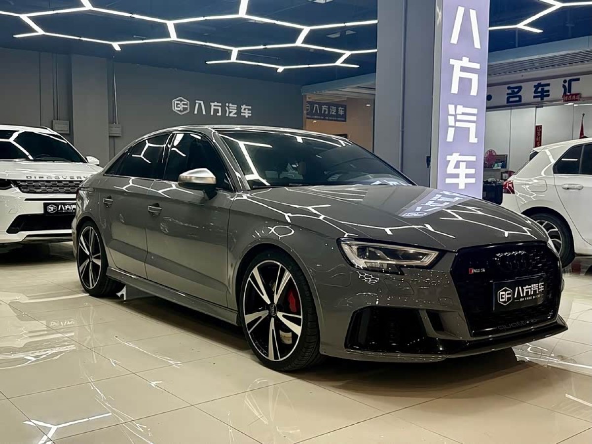 Audi RS 3 2018 immagine di auto #4