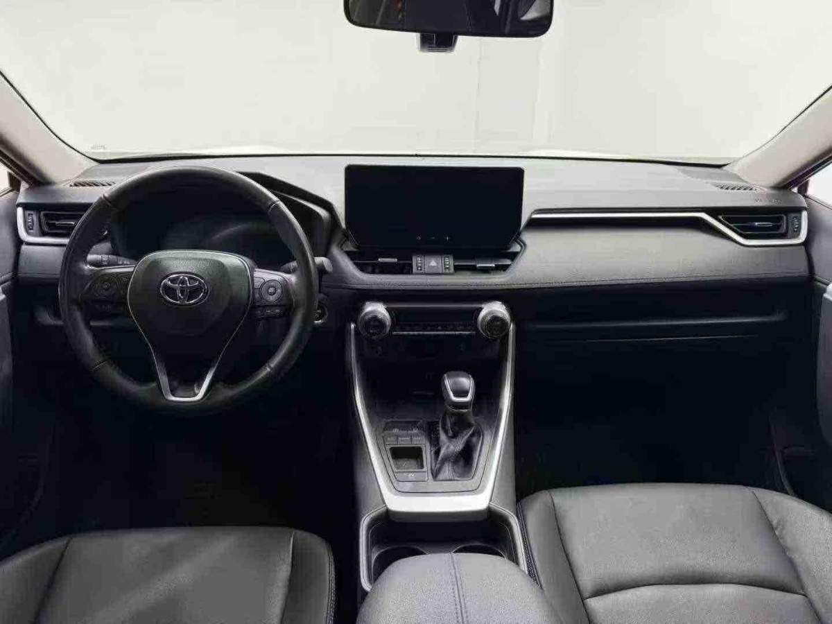 Toyota RAV4 2024 #4 Toyota RAV4 2024 car image #4