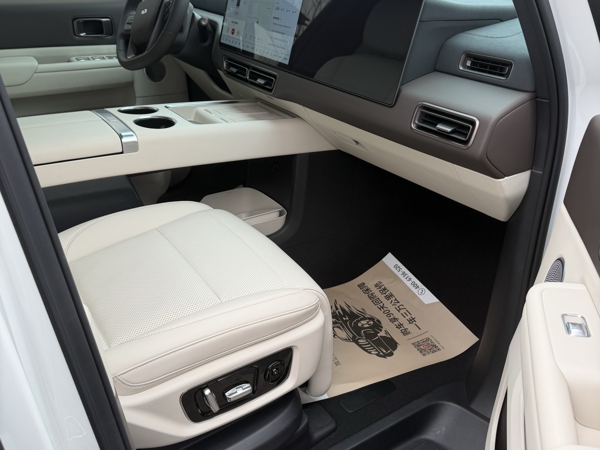 理想汽车 理想MEGA 2025 汽车图片 #4