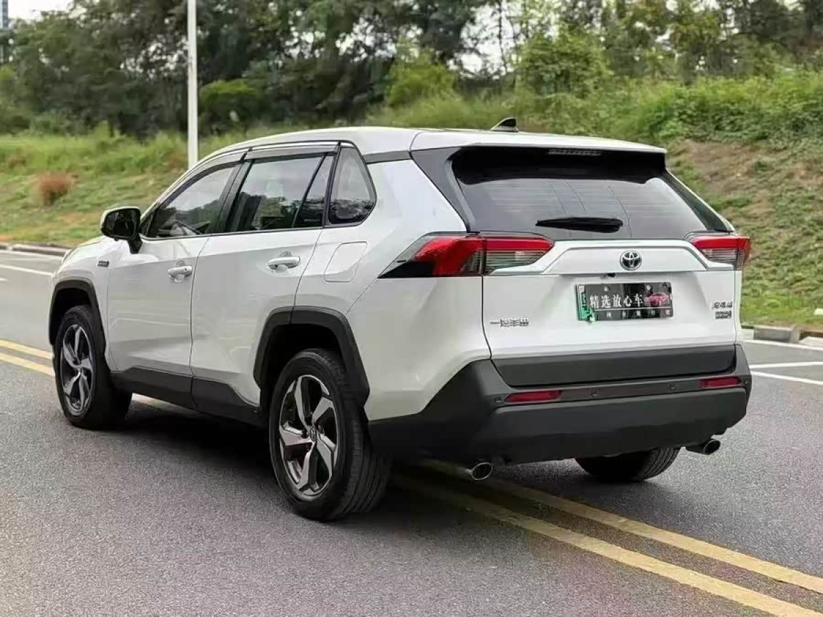 Toyota RAV4 Hybird E+ 2022 immagine di auto #4