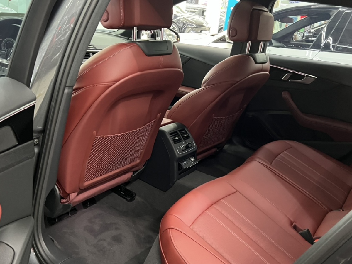 Audi A4L 2024 car image #4
