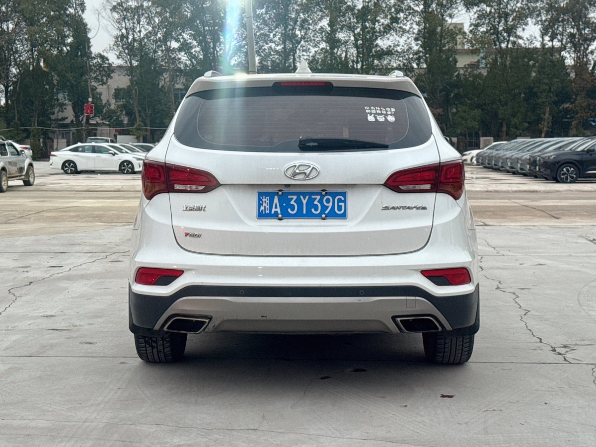 Hyundai Santa Fe 2017 #4 Hyundai Santa Fe 2017 car image #4