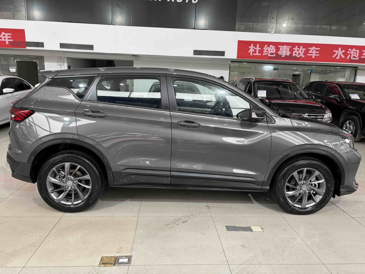 GEELY Coolray 2025 #4 GEELY Coolray 2025 car image #4