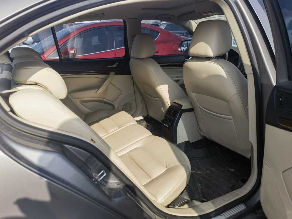 Skoda Octavia 2012 car image #4
