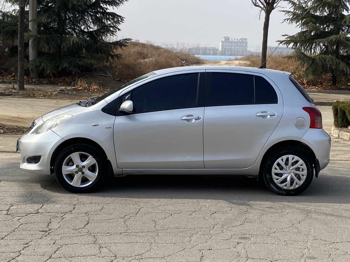 Toyota Yaris 2011 imagem de carro #4