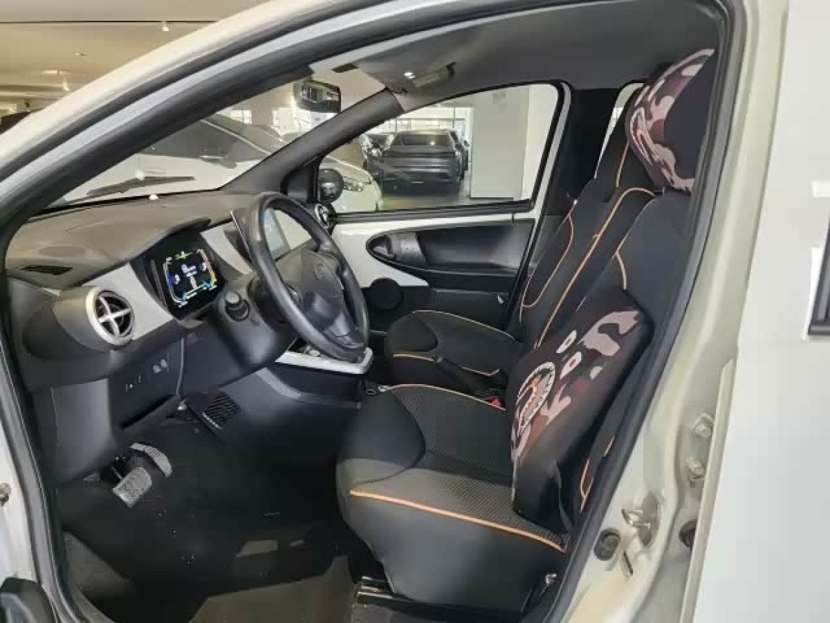 BYD e1 2021 #4 BYD e1 2021 car image #4