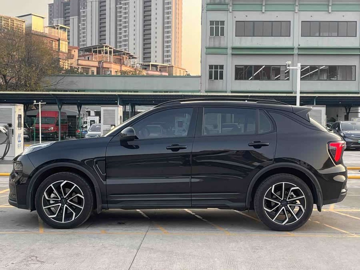 Lynk & Co 01 EM-P 2022 car image #4