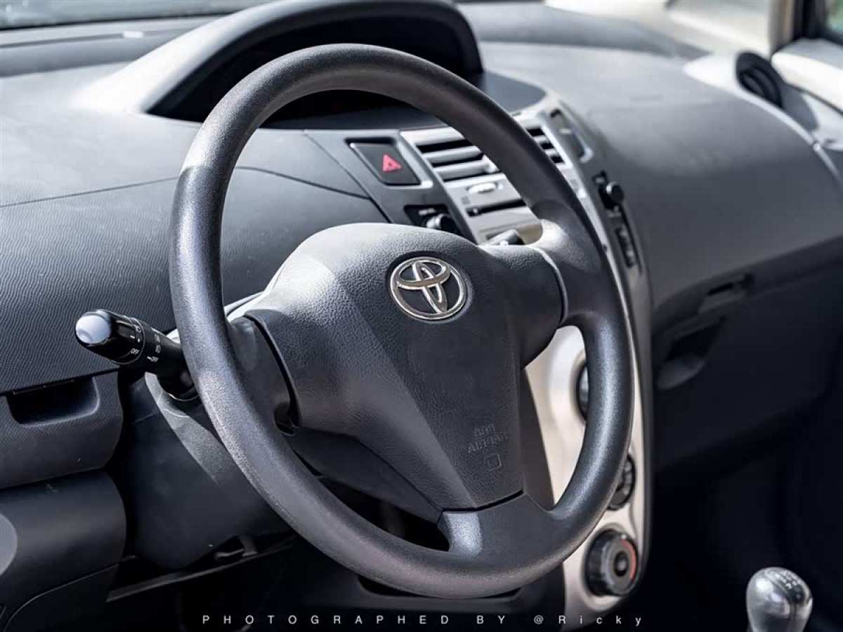 Toyota Yaris 2010 imagem de carro #4