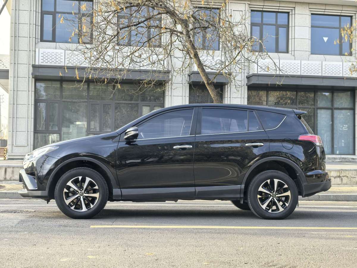 Toyota RAV4 2019 #4 Toyota RAV4 2019 car image #4