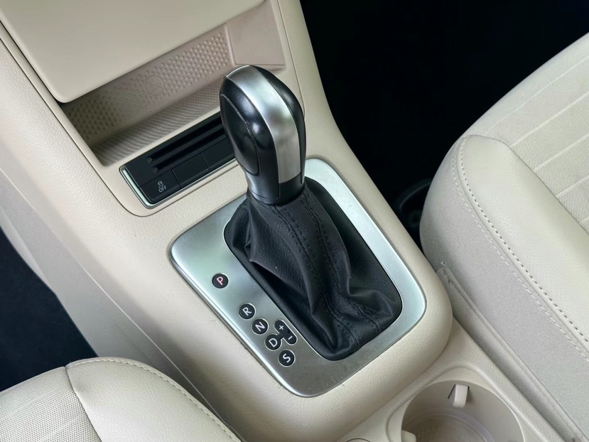 Volkswagen Tiguan 2016 car image #4