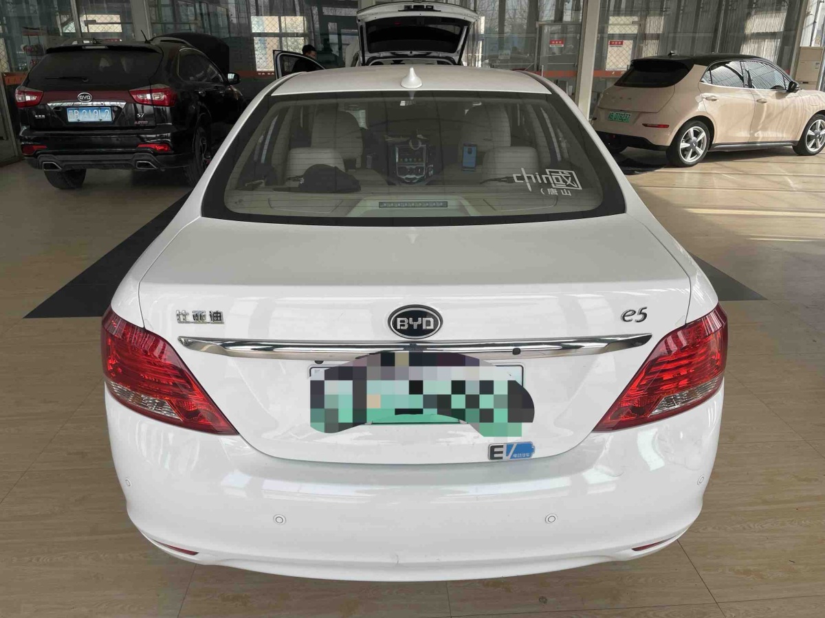 BYD e5 2017 #4 BYD e5 2017 car image #4