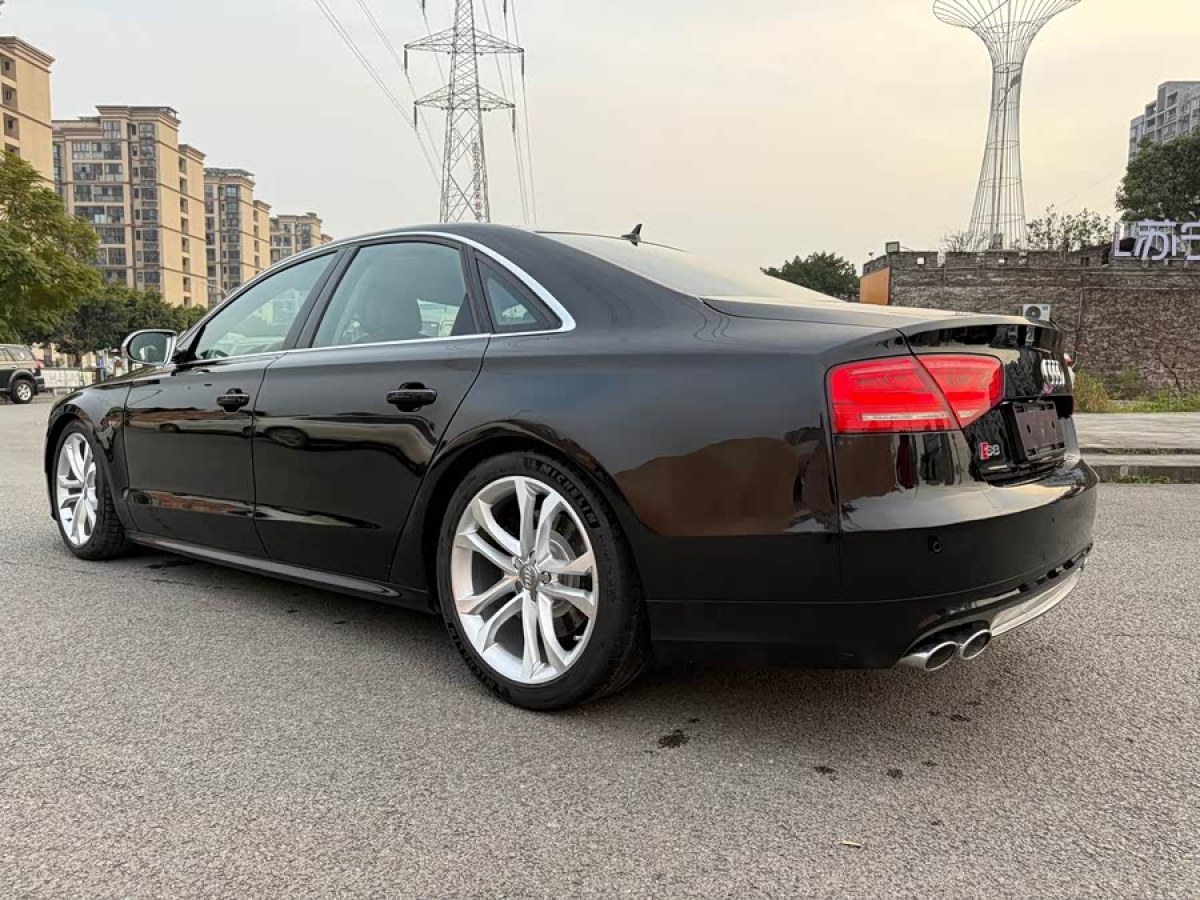 Audi S8 2014 car image #4