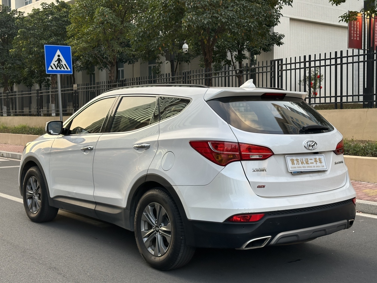 Hyundai Santa Fe 2015 car image #4