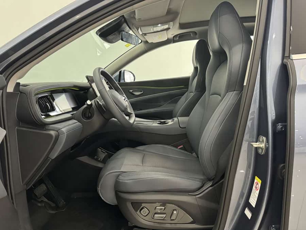 BYD Sea Lion 07 DM-i 2025 #4 BYD Sea Lion 07 DM-i 2025 car image #4