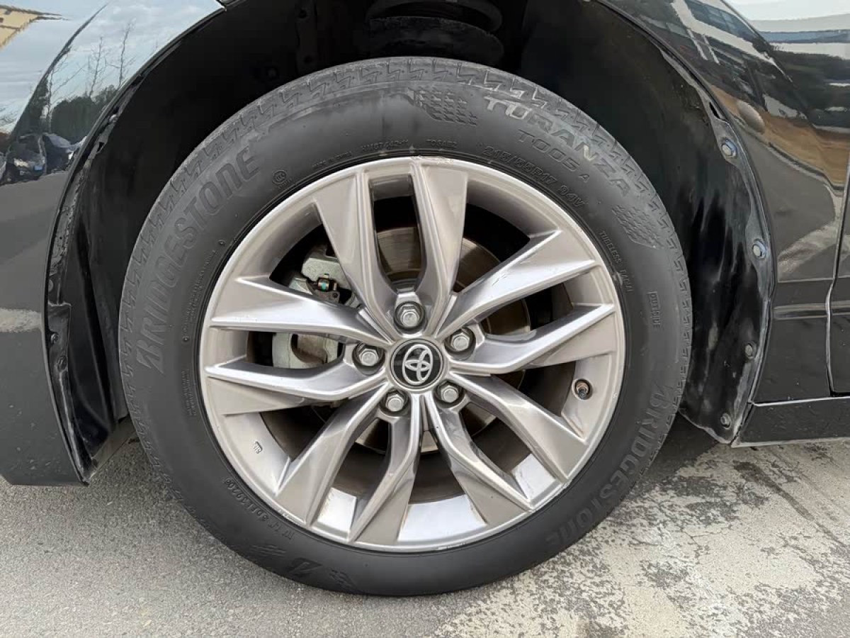 Toyota Avalon 2020 car image #4