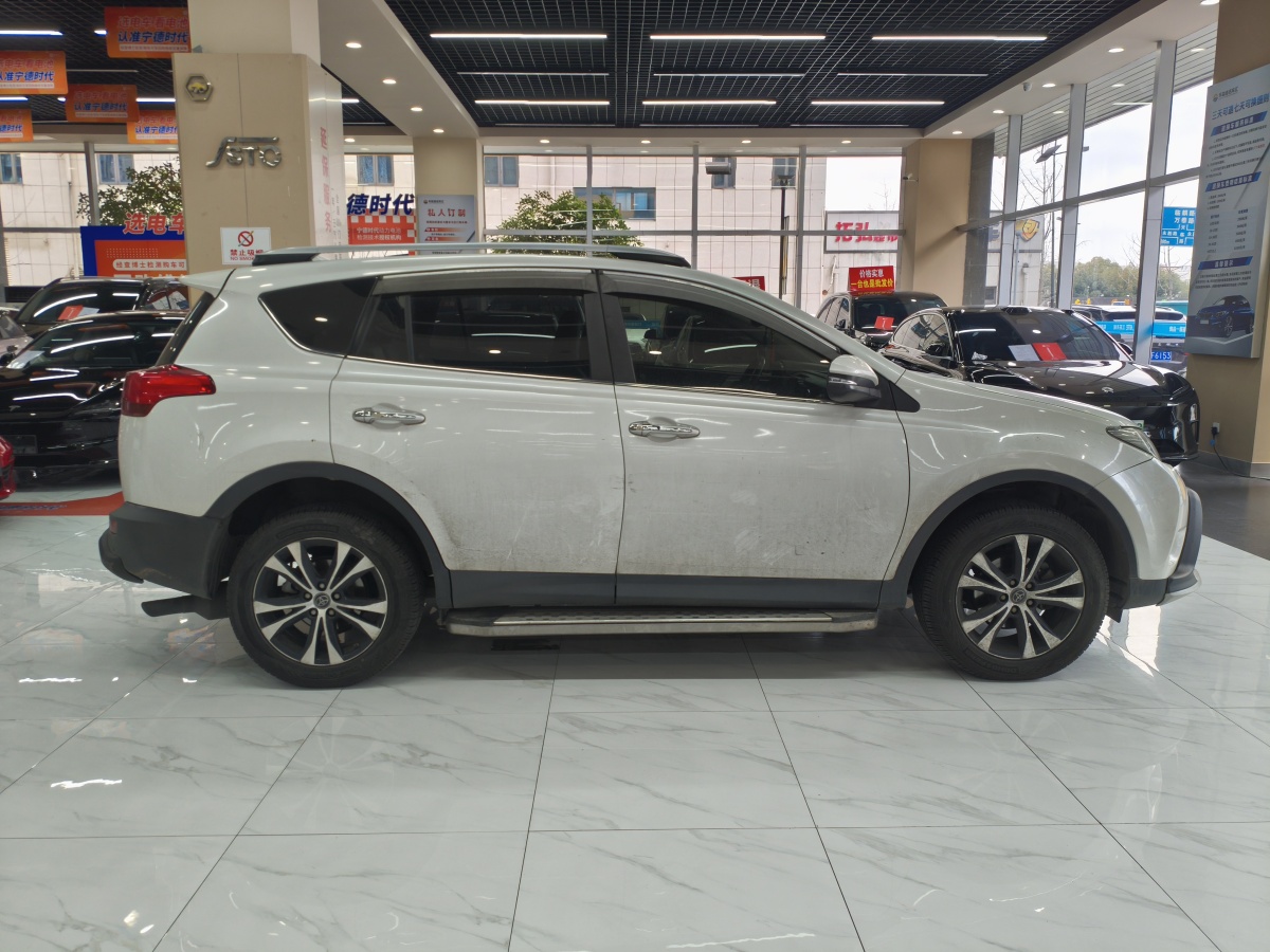 Toyota RAV4 2015 #4 Toyota RAV4 2015 car image #4