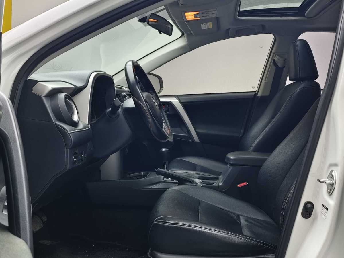 Toyota RAV4 2018 car image #4