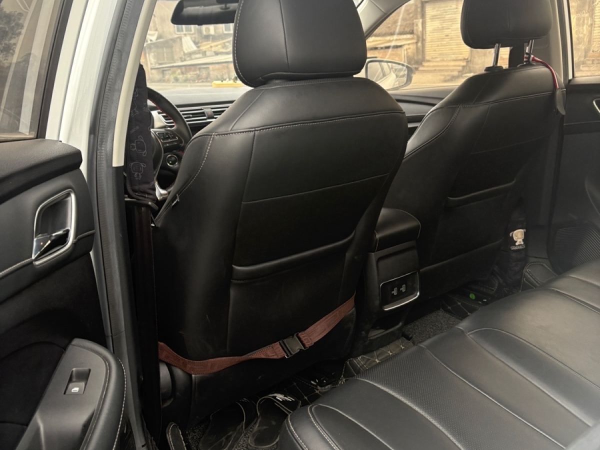 Roewe i5 2020 #4 Roewe i5 2020 صورة سيارة #4