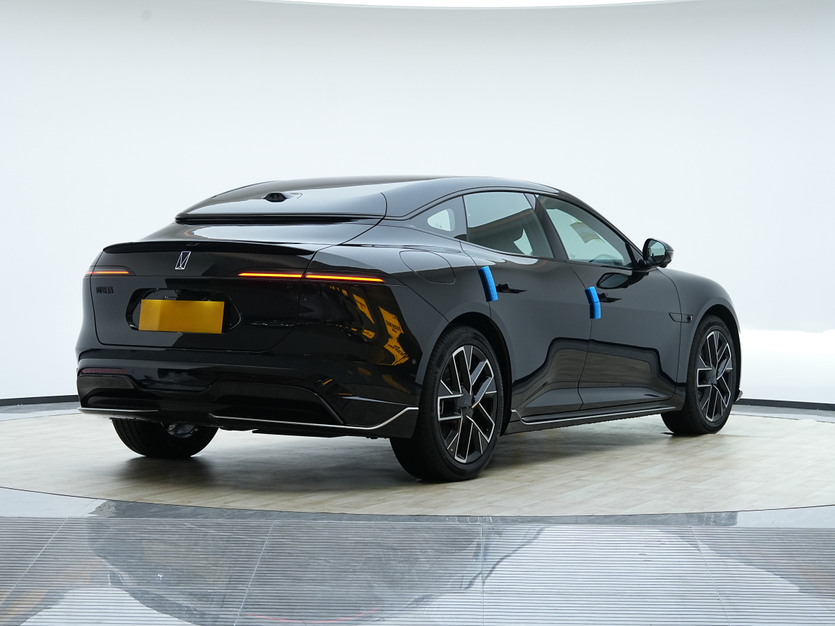 Avatr 06 2025 car image #4