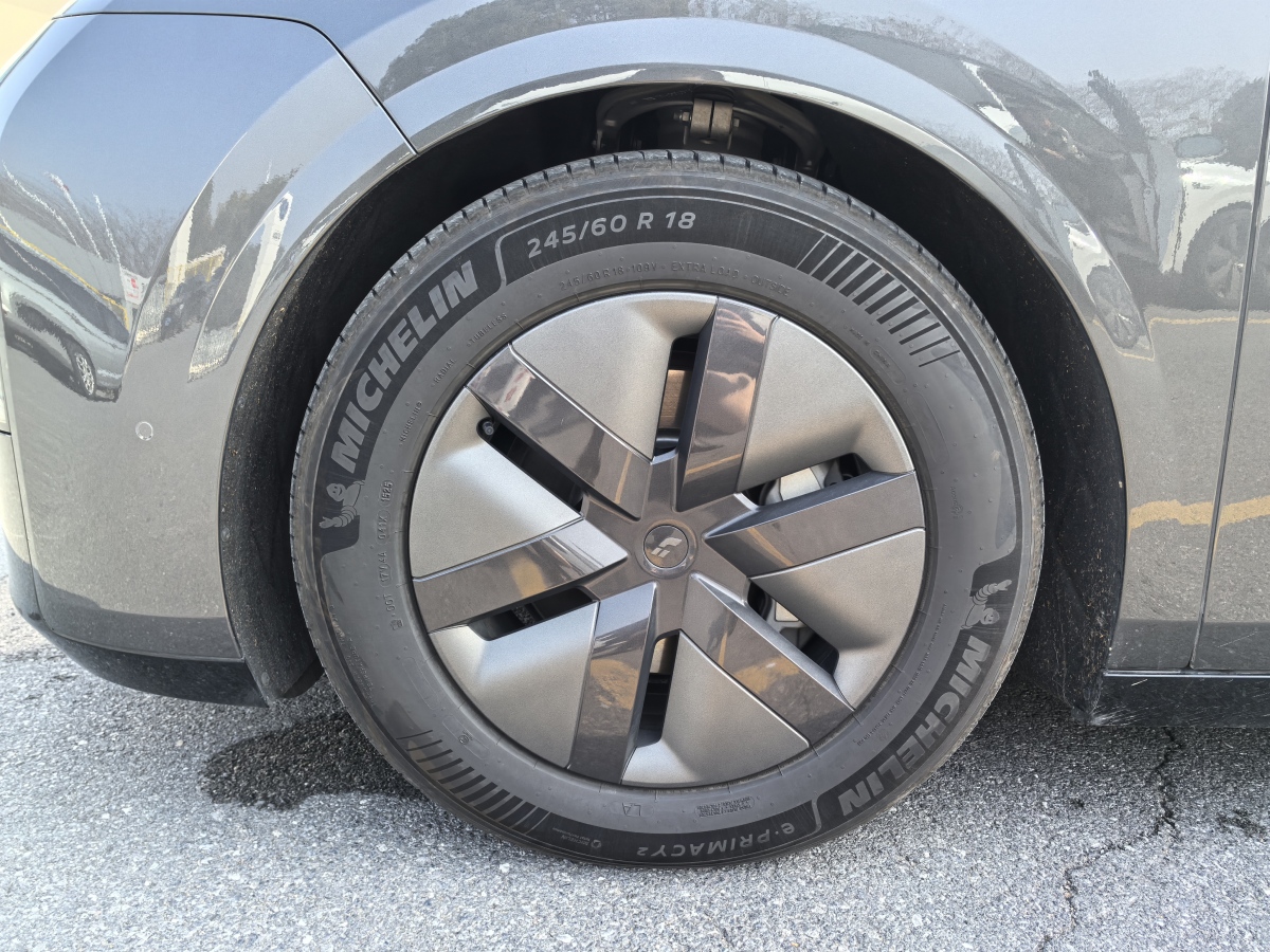 理想汽车 理想MEGA 2025 汽车图片 #4