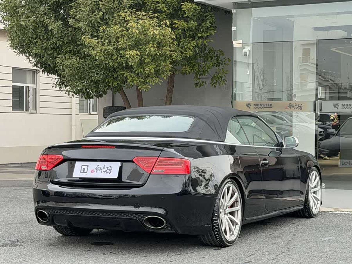 Audi S5 2010 car image #4