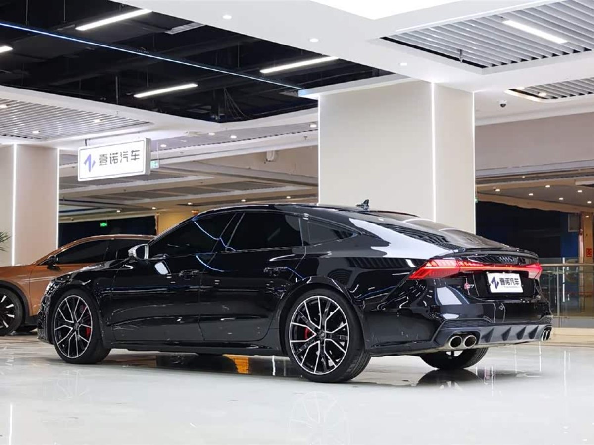 Audi 2021 car image #4
