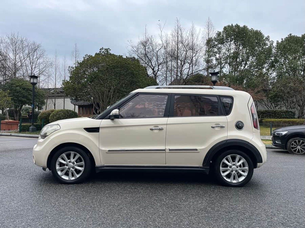 起亚 秀尔 2014 汽车图片 #4