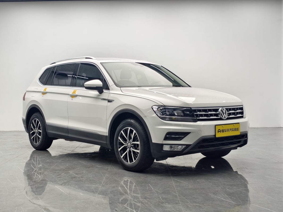 Volkswagen Tiguan L 2018 immagine di auto #4