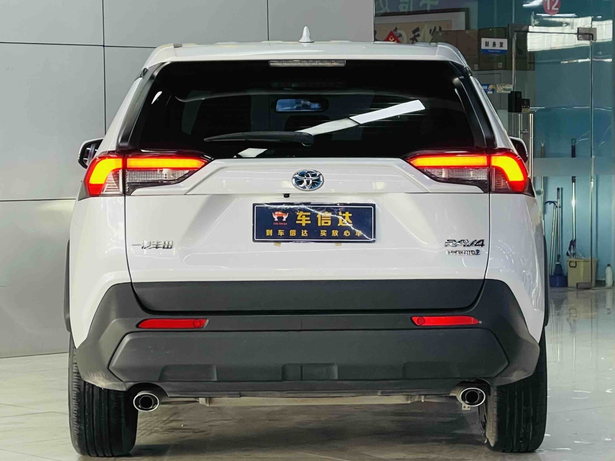 Toyota RAV4 2024 car image #4