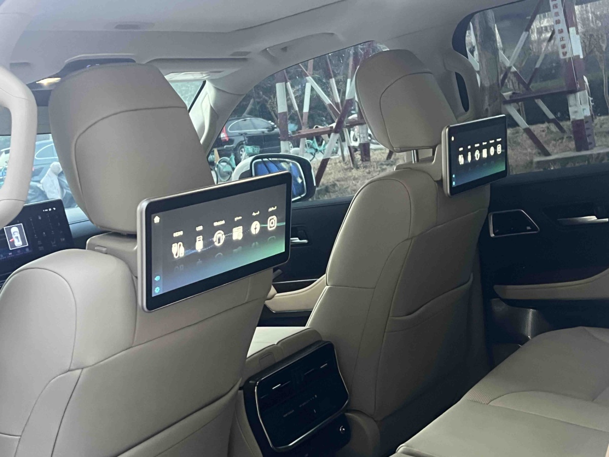 Toyota 2025 car image #4