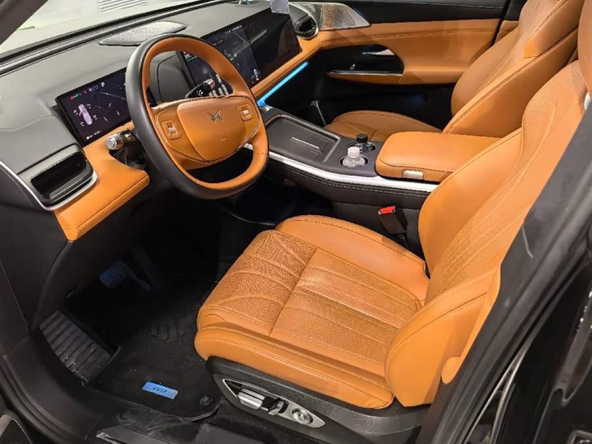 Xpeng G9 2025 #4 Xpeng G9 2025 car image #4