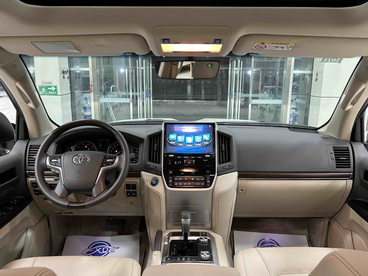 Toyota Land Cruiser 2019 #4 Toyota Land Cruiser 2019 car image #4